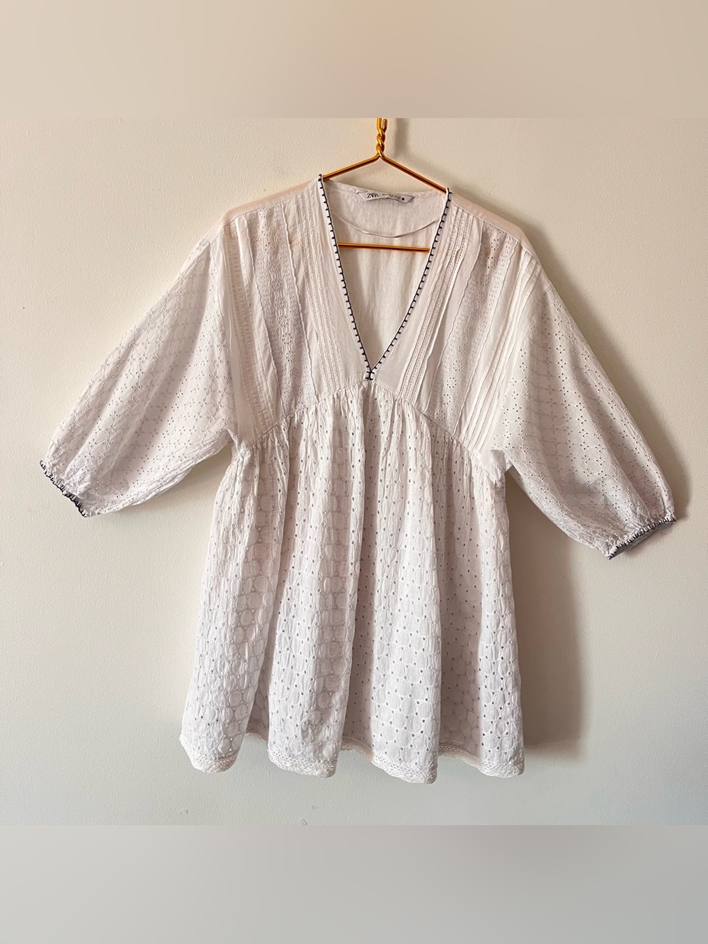 Zara White Eyelet Pintuck V-Neck Babydoll 100% Cotton Top XS Boho Made in India